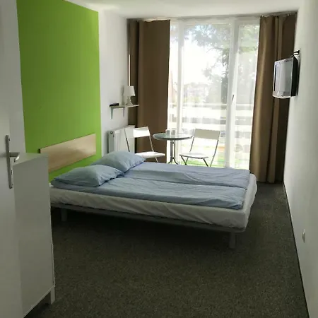 假日公园 Plaza Park *