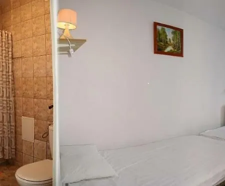 假日公园 Plaza Park 德兹维济诺